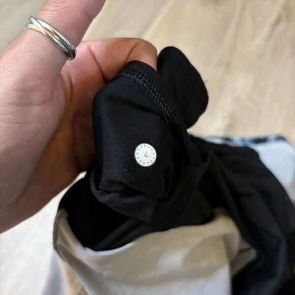 Lululemon Play Off the Pleats Mid-Rise Skirt size 4 - Picture 9 of 12